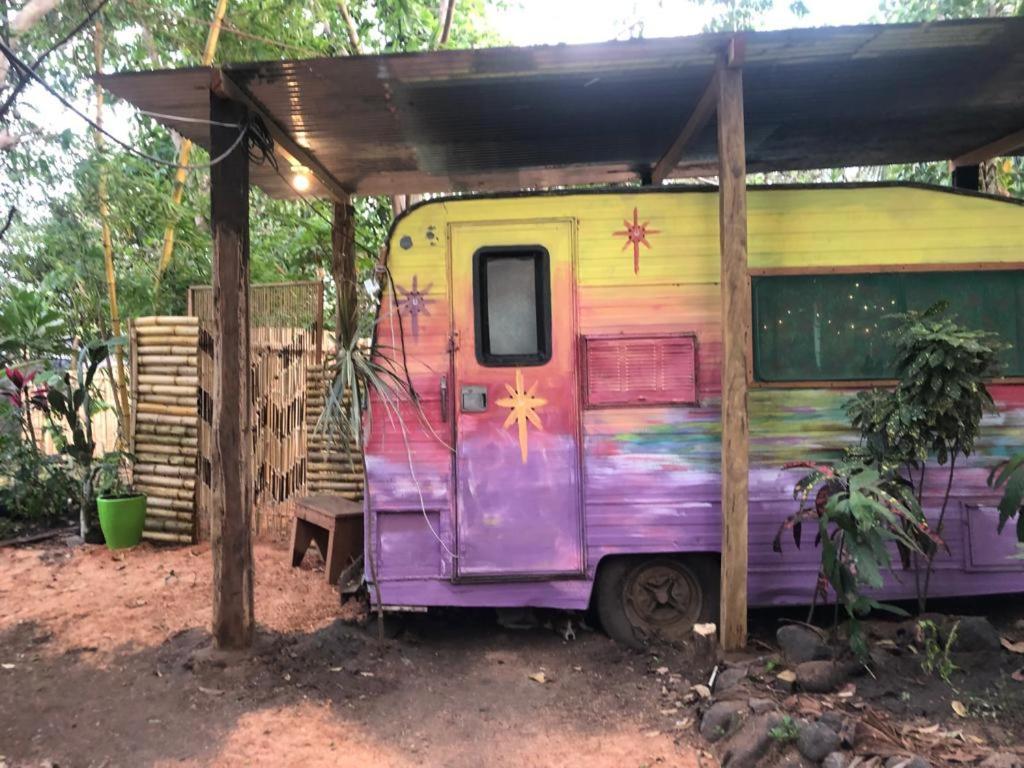 Rainbow Caravan Hostel Las Pilas Exteriör bild